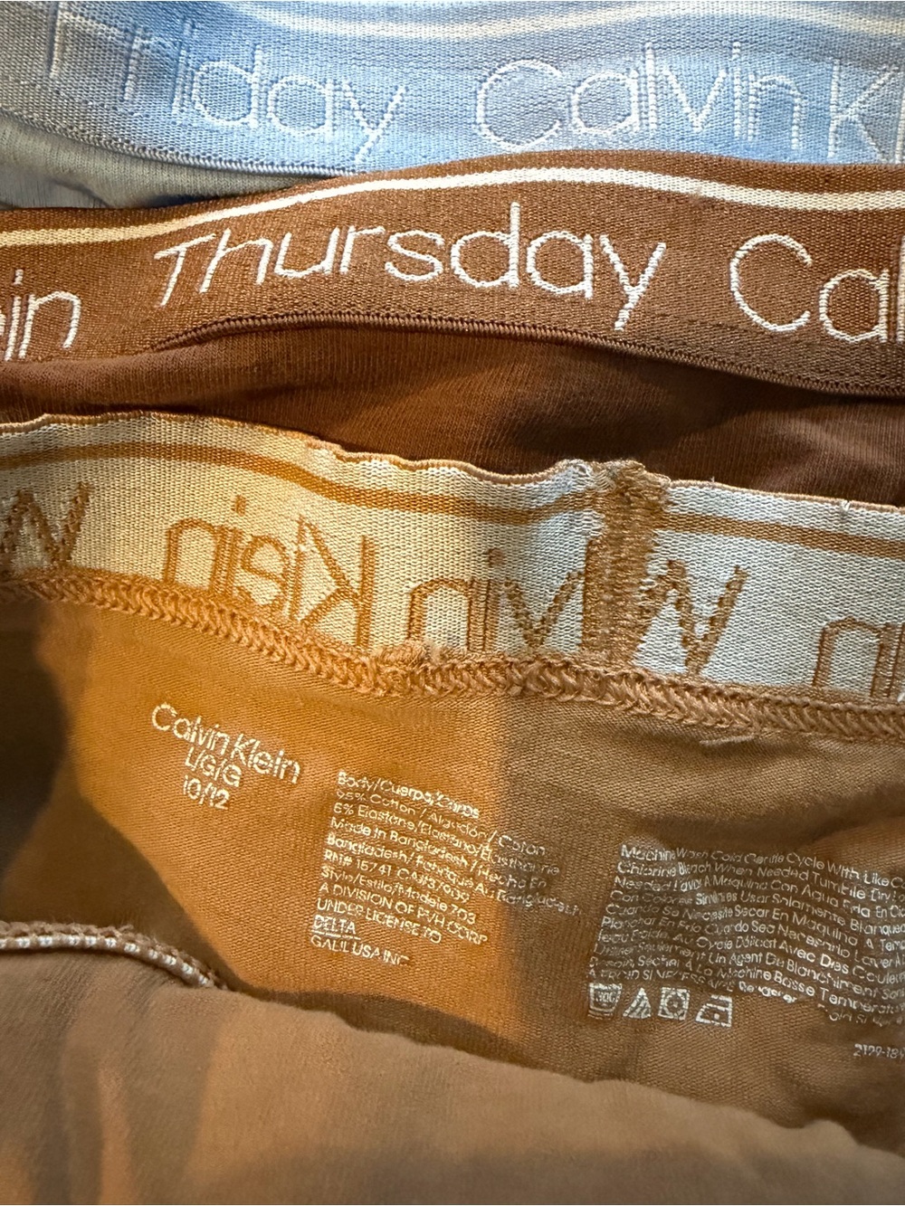 Calvin Klein Mixed Color Bikini Briefs Pack. Girl size large - Picture 3 of 3